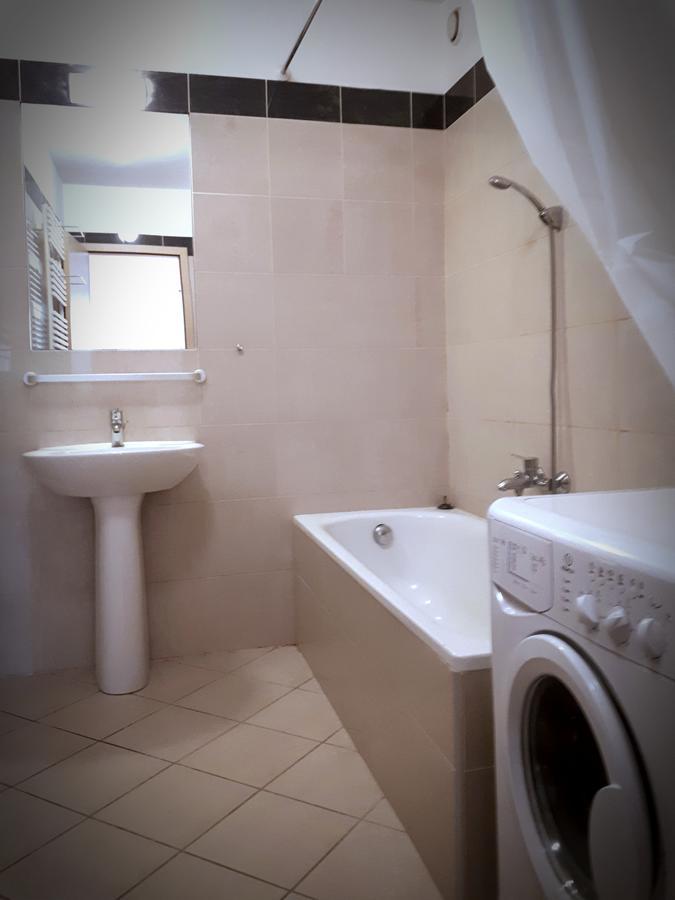 Gozsdu Apartment