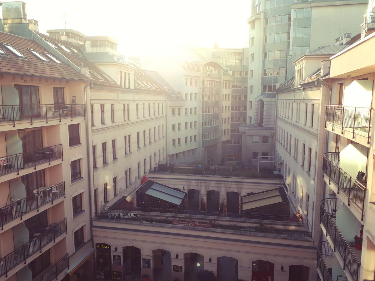 Gozsdu Apartment